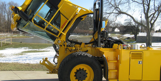 UT5212 Cab Tilts Hydraulic Access